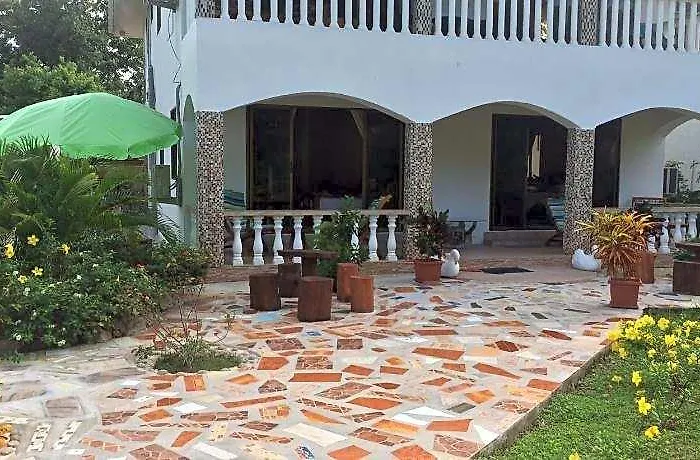 Linsen Self Catering La Digue