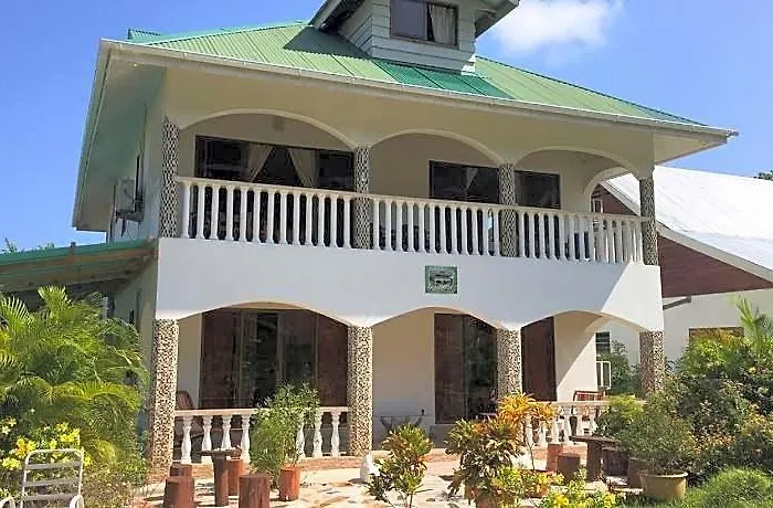 Linsen Self Catering La Digue