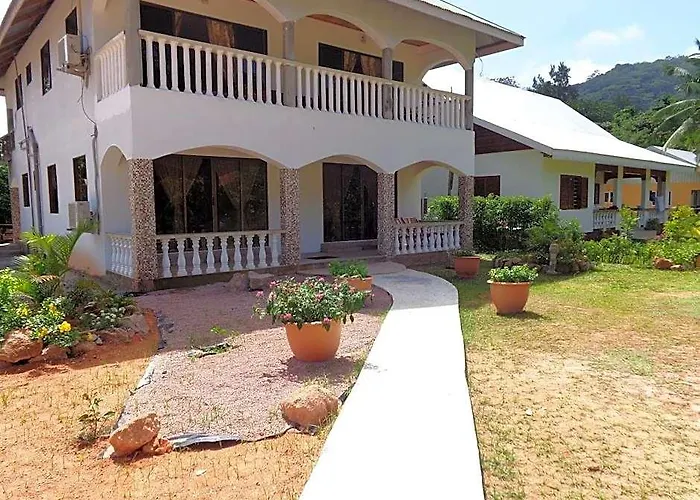 Linsen Self Catering La Digue